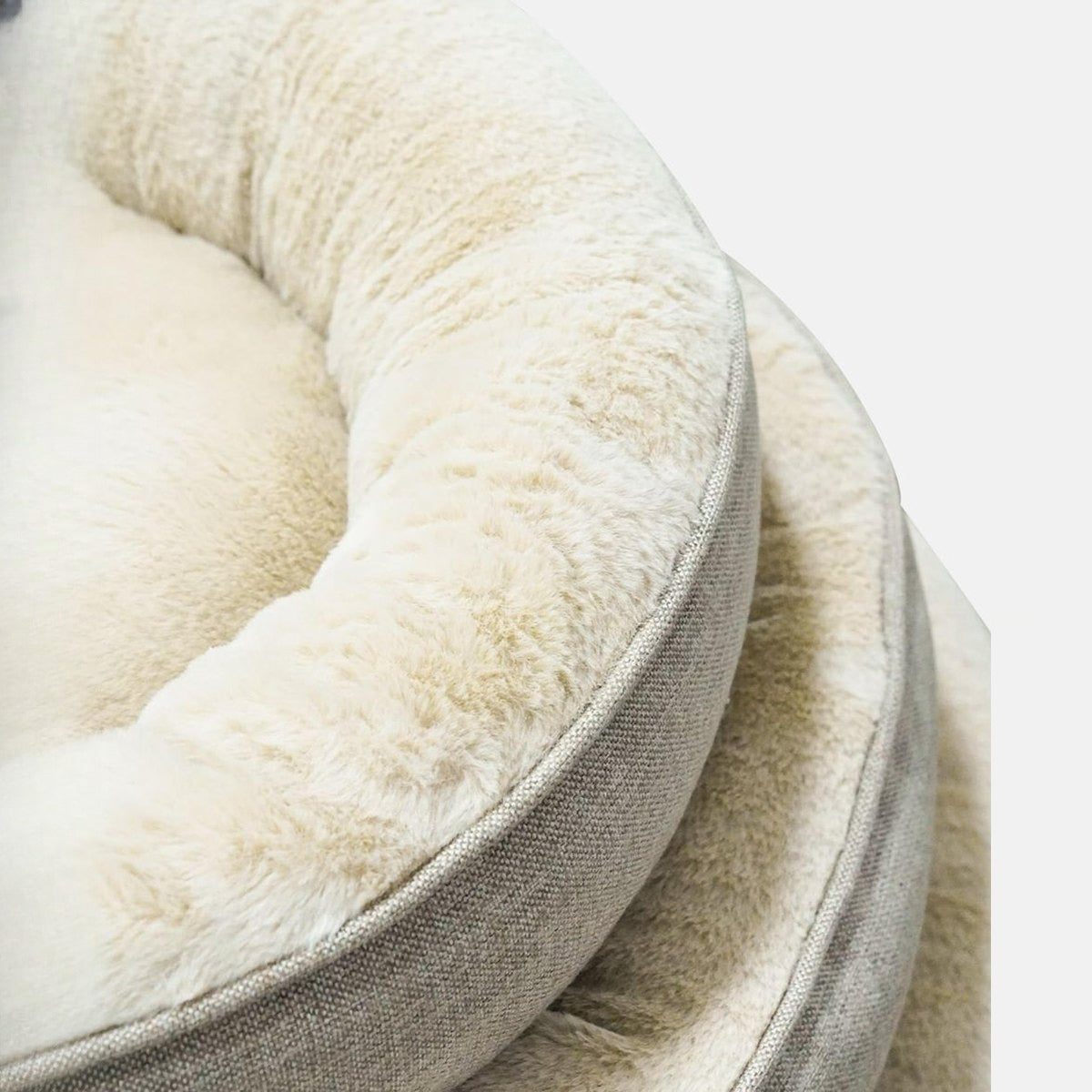 Culcus Bunny rotund, crem, din material pufos