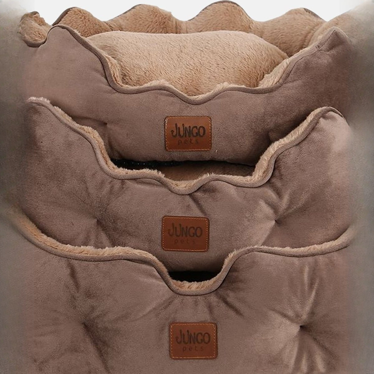 Culcus Elsa maro taupe cu interior bej, cu margine ondulata