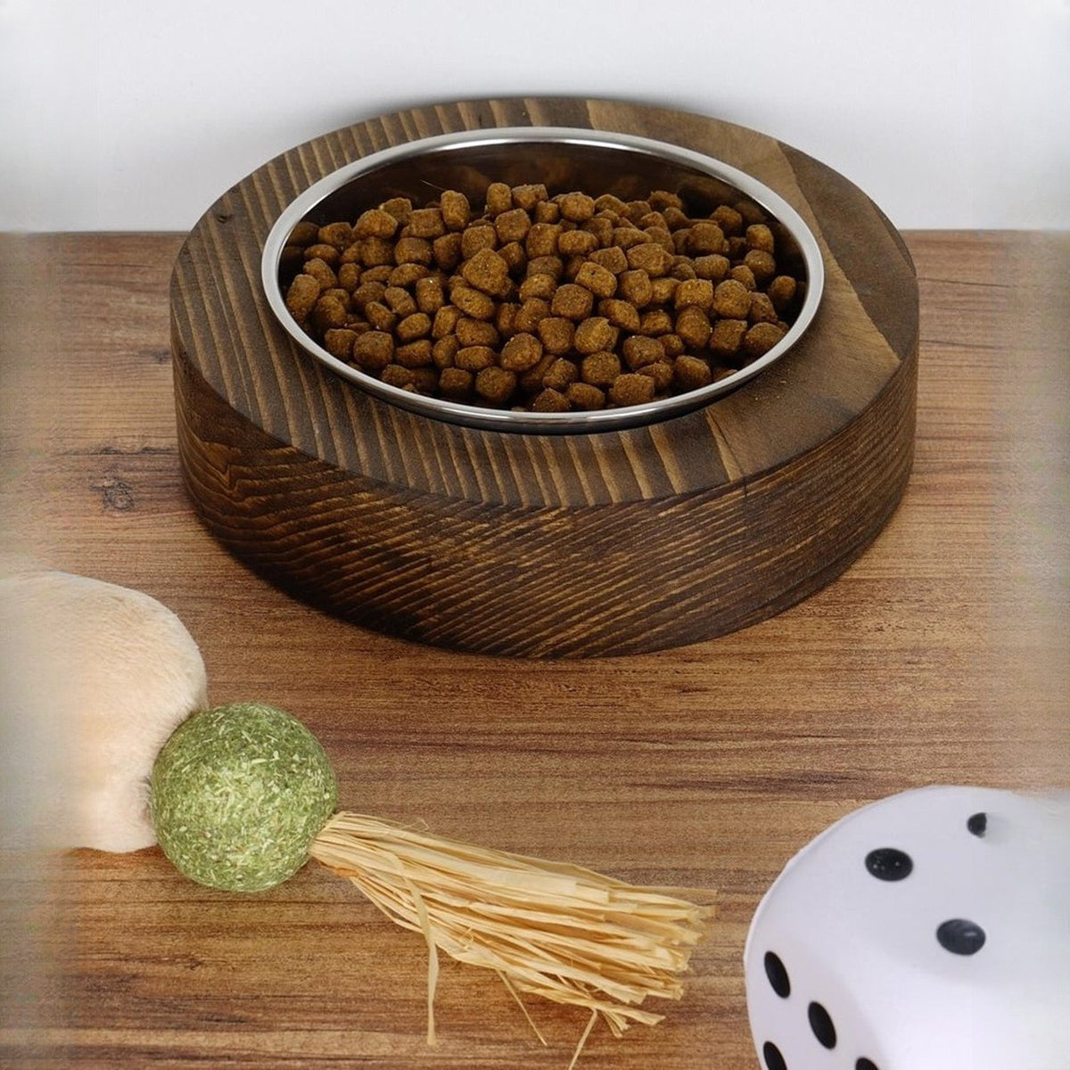 Suport rotund din lemn masiv cu un bol din inox incastrat