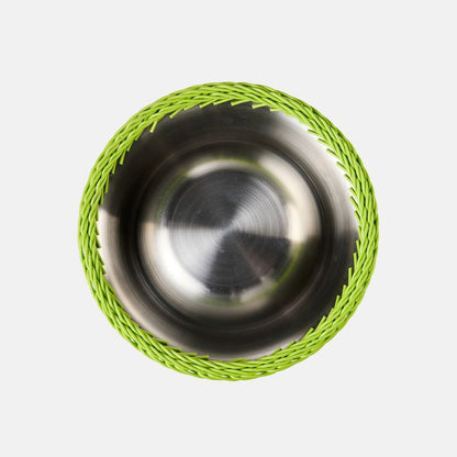Bol din inox in suport impletit verde deschis, model Feeding Bob